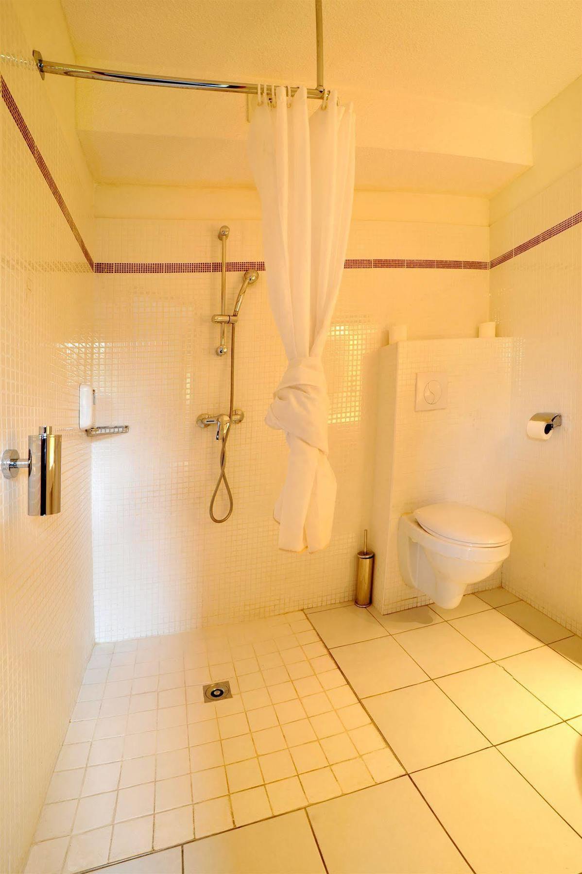 The Originals City, Hotel Novella Confort, Nantes Est 꺄르끄푸 외부 사진