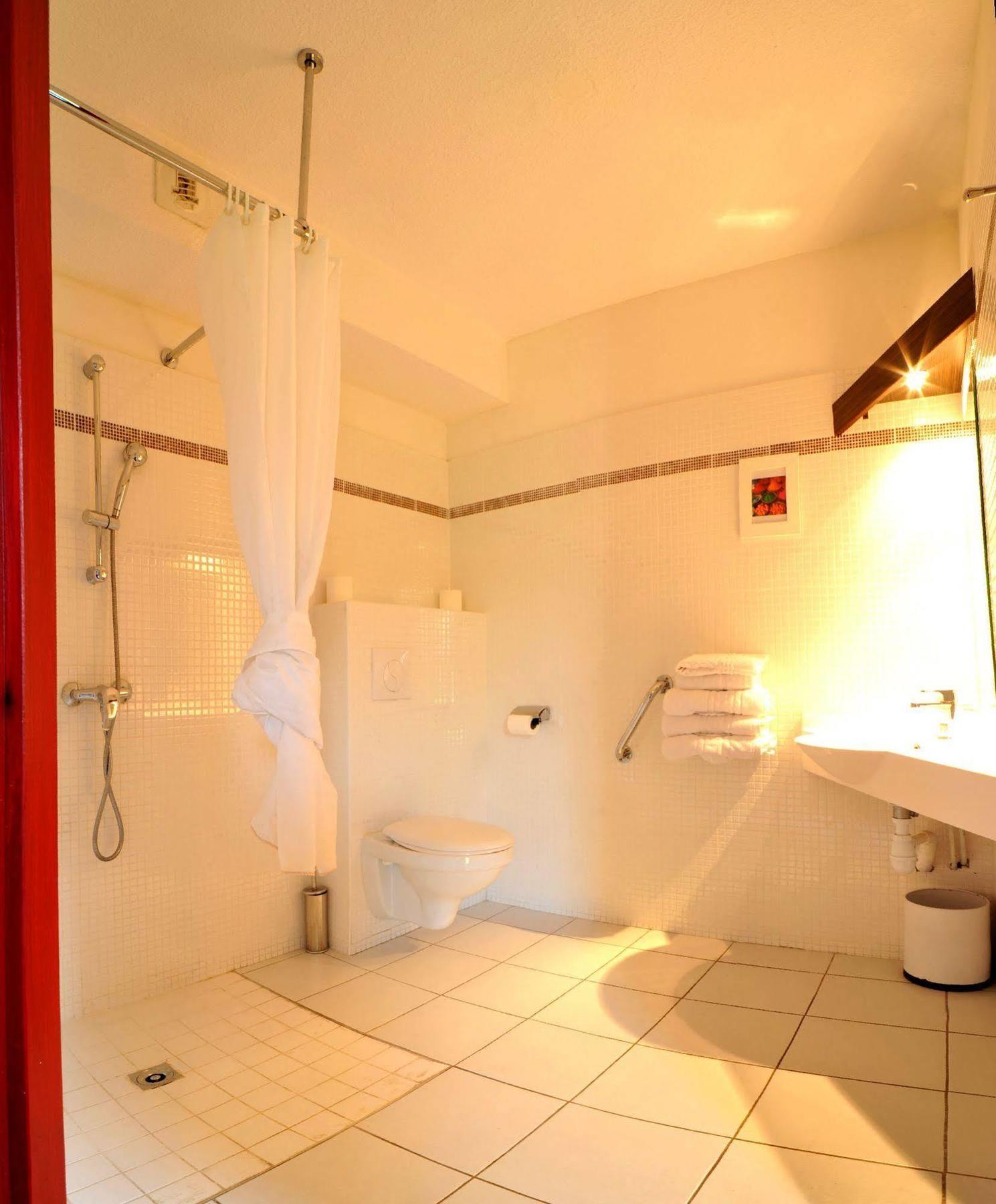 The Originals City, Hotel Novella Confort, Nantes Est 꺄르끄푸 외부 사진